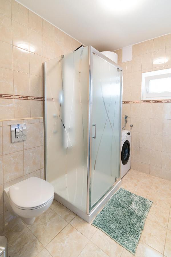 Eternity Apartmanhaz Keszthely Luaran gambar